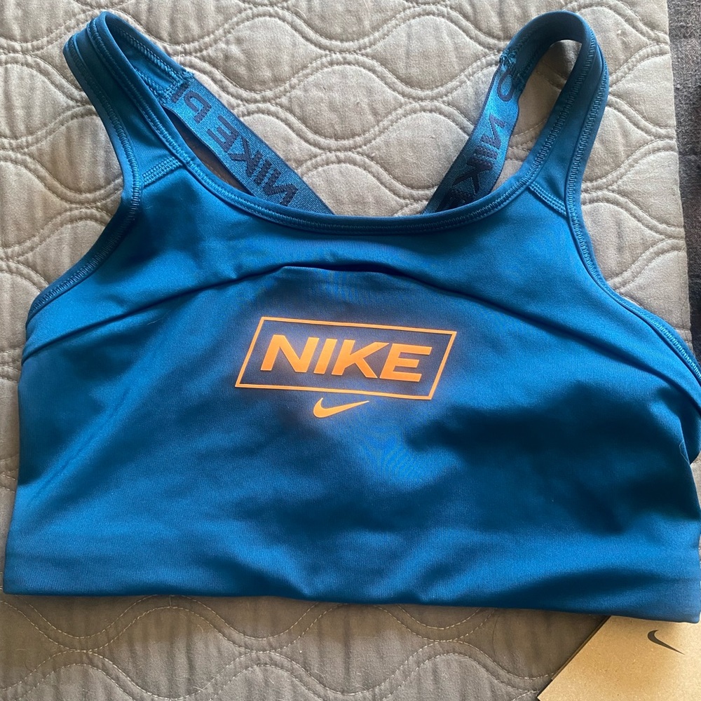 NIKE PRO SWOOSH DRI FIT MEDIUM SUPPORT SPORTS TRAINING BRA NWT
